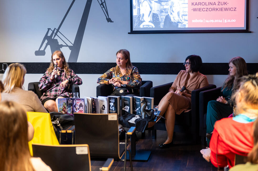 Spotkanie autorskie kolektywu Biuro Podróży do Fantastycznych Światów podczas GTK 2024